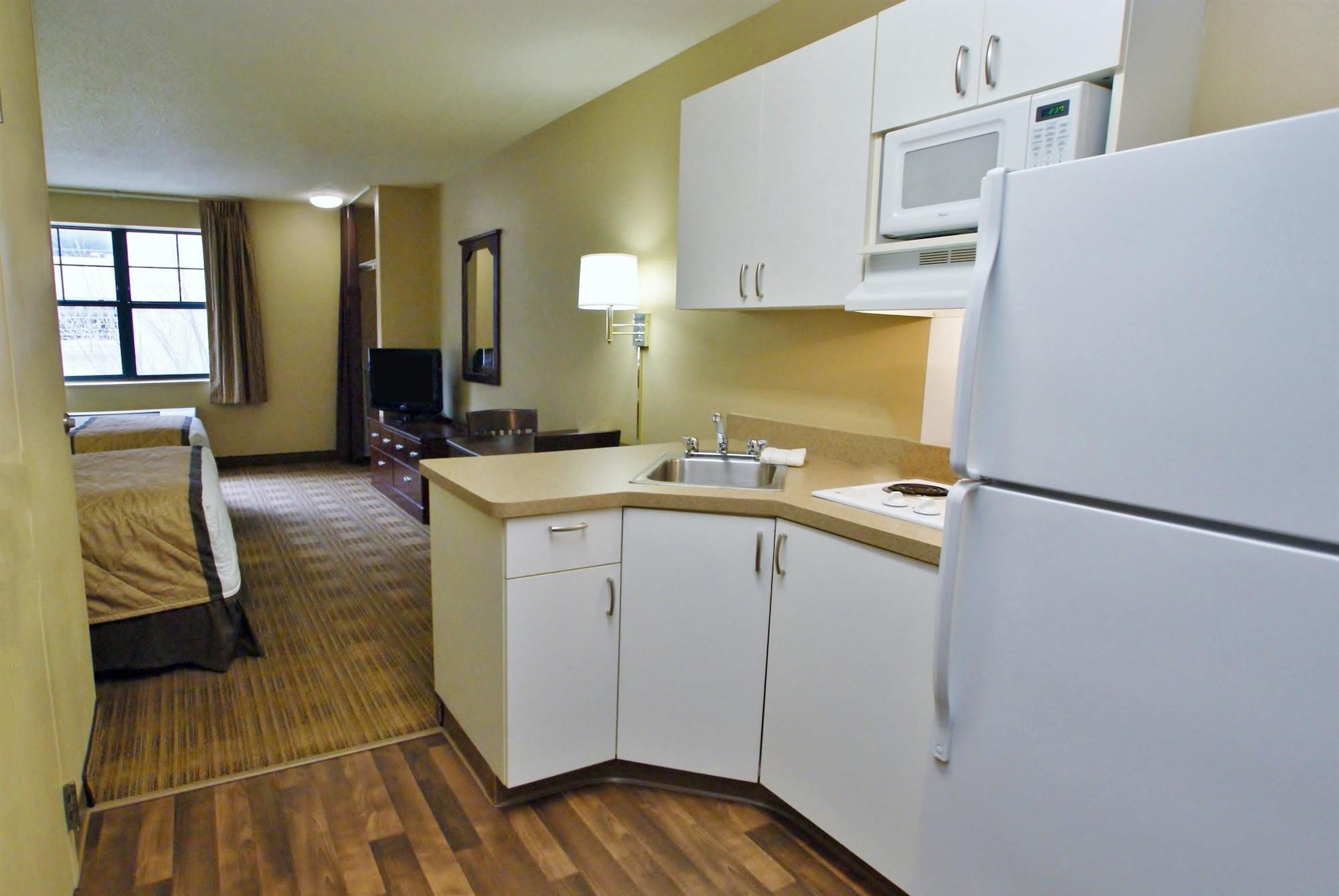 Extended Stay America Suites - Indianapolis - Касълтън Екстериор снимка
