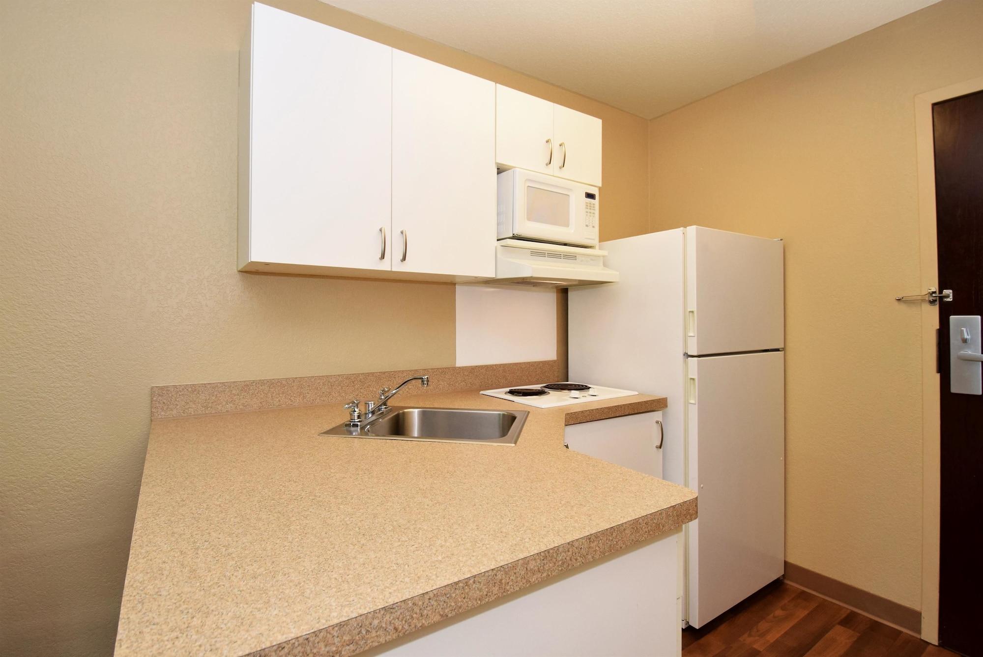 Extended Stay America Suites - Indianapolis - Касълтън Екстериор снимка